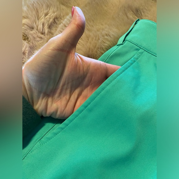 Nike Golf Tour Performance Shorts
Men 32 Bright Kelly Green Chino
Stretch Drifit - Picture 4 of 8